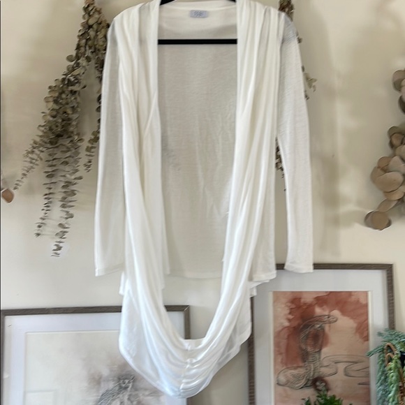 Tobi white sweater with built in scarf piece - Picture 4 of 5